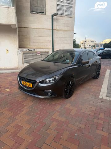 מודעת רכב מאזדה 3
