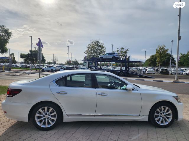 לקסוס LS