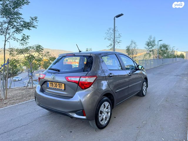 טויוטה יאריס