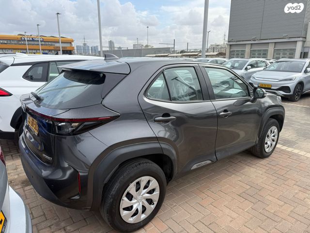 טויוטה יאריס קרוס