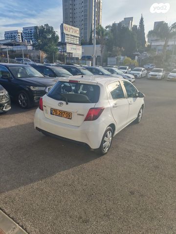 טויוטה יאריס