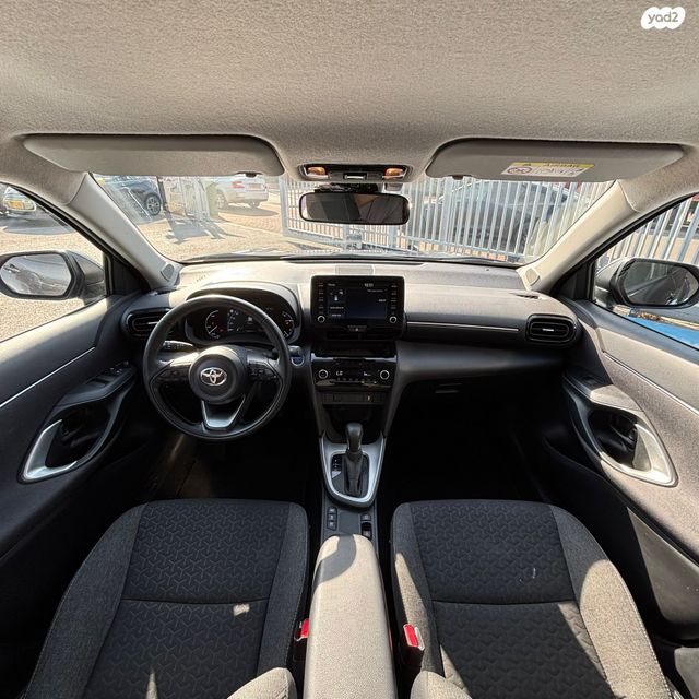 טויוטה יאריס קרוס