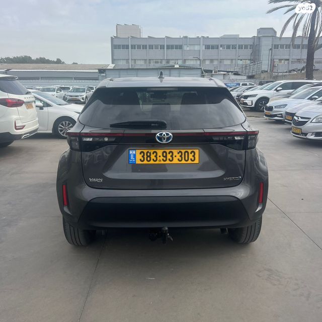 טויוטה יאריס קרוס