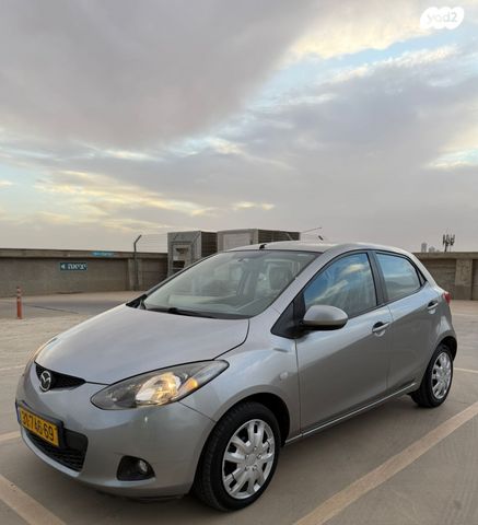 מודעת רכב מאזדה 2