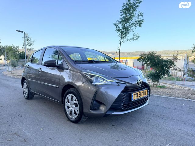 טויוטה יאריס