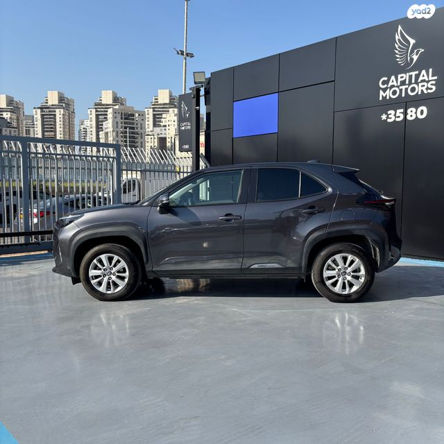 טויוטה יאריס קרוס