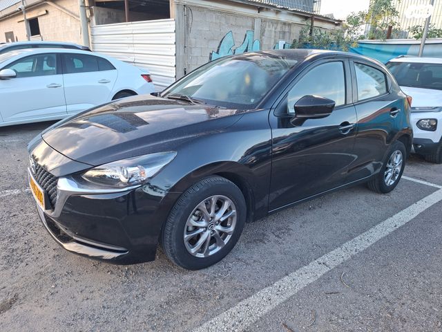 מודעת רכב מאזדה 2