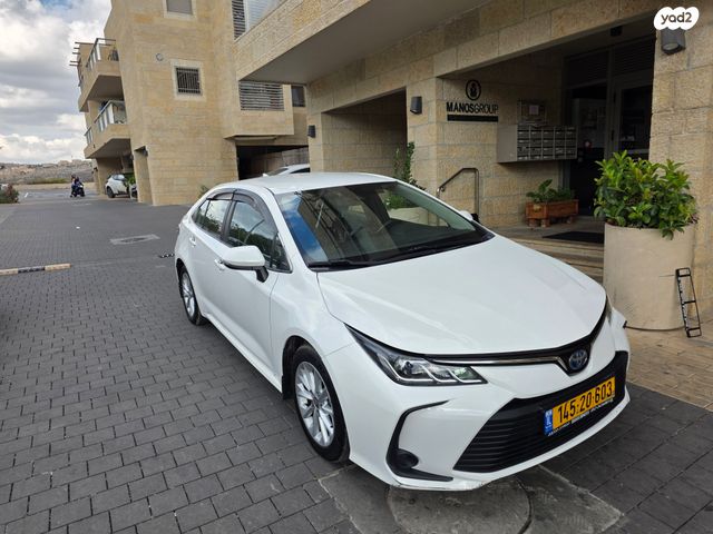 טויוטה קורולה