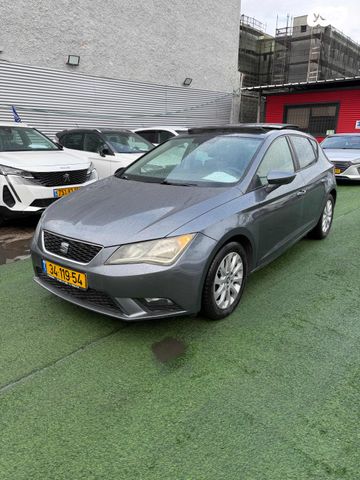 מודעת רכב סיאט לאון