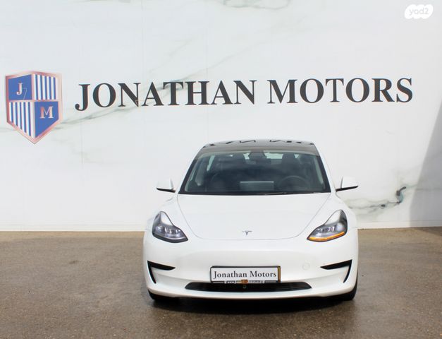 מודעת רכב טסלה מודל 3