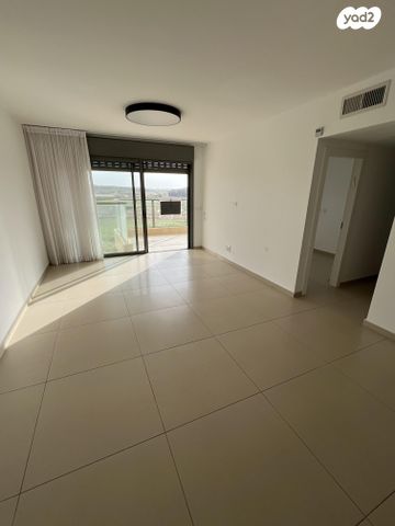 דירה, יקינטון 8, הפרחים, חריש