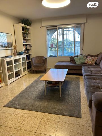 מרדכי אלקחי 37