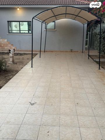 משק חקלאי/ נחלה, השקד 1, שדה צבי, שדה צבי