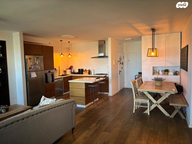 יגאל ידין 39