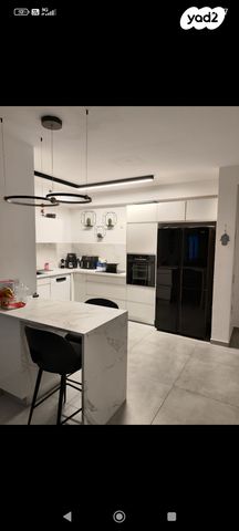 דירה, נעמי שמר 10, נאות אפק, אפקה, קרית ביאליק