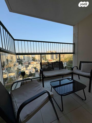 דירה, שדרות ששת הימים 30, נווה חן, תל אביב יפו