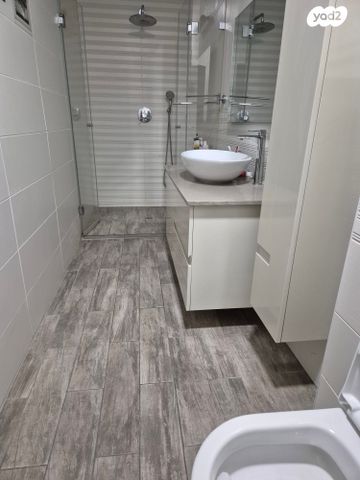 גג/ פנטהאוז, יקינטון 14, גבעת הרקפות, קרית ביאליק