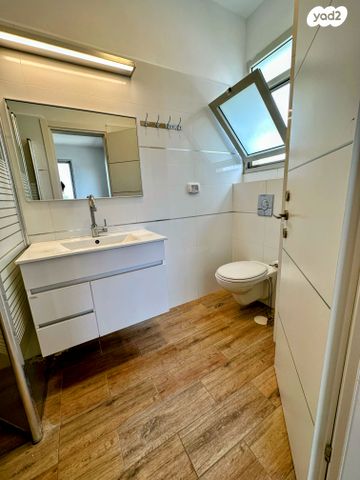 דו משפחתי, דן 10, שערי תקווה, שערי תקווה