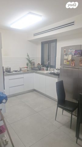 דירת גן, יקינטון 18, הפרחים, חריש