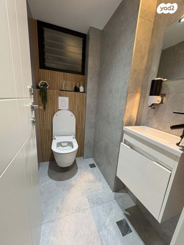 דירה, שדרות ששת הימים 30, נווה חן, תל אביב יפו