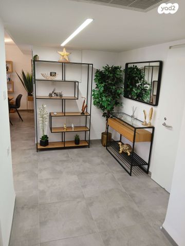 דירה, לאה גולדברג 4, משכנות האומנים, קרית מוצקין