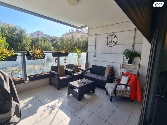 דירה, ז'בוטינסקי 5, בן גוריון, אזור