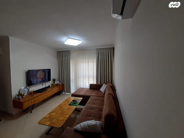 אהרון בוגנים 10