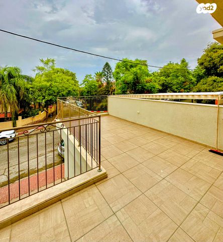 דו משפחתי, דן 10, שערי תקווה, שערי תקווה