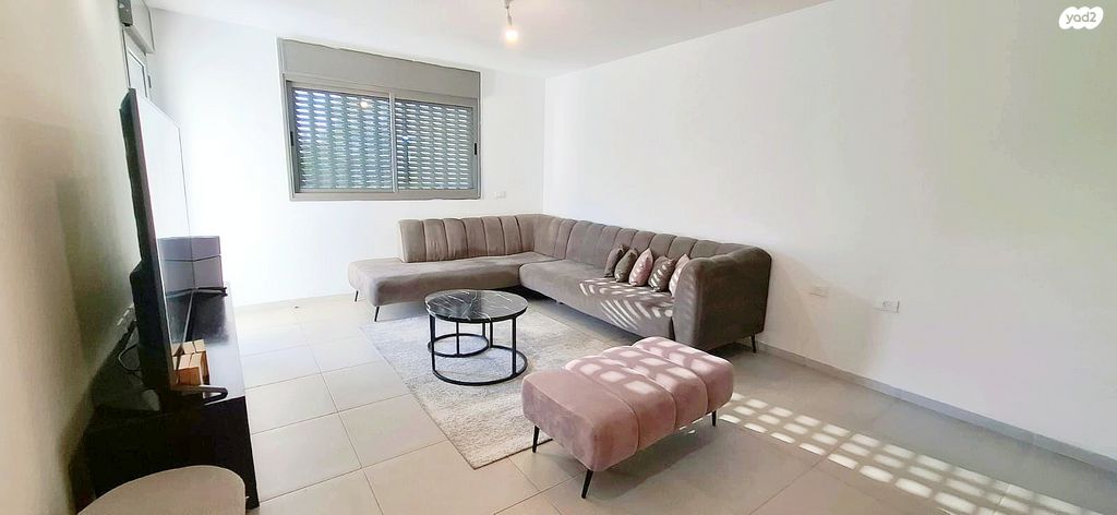 שרה אהרונסון 28