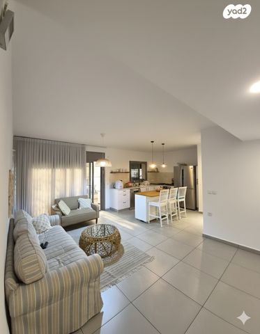 דירה, אריק איינשטיין 8, הרקפות, ראשון לציון