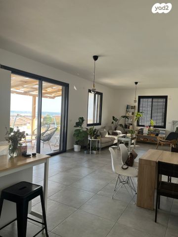 דירת גן, הדרים 18, נווה שרת, זכרון יעקב