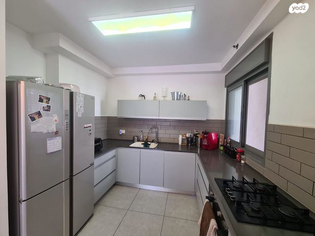 דירה, ז'בוטינסקי 5, בן גוריון, אזור