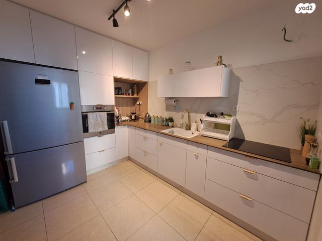 דירה, הגביש 10, נופי סלע, מעלה אדומים