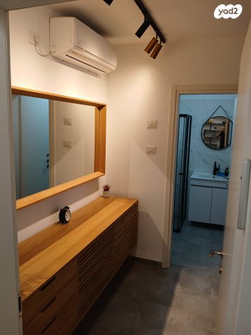 דירה, לאה גולדברג 4, משכנות האומנים, קרית מוצקין