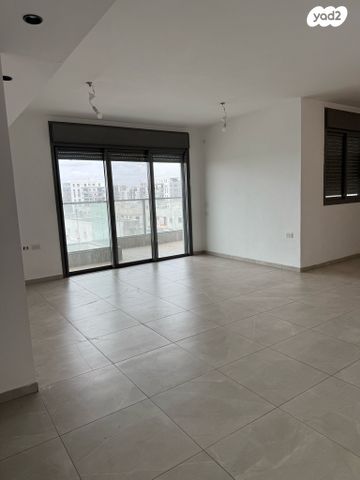 דירה, יצחק אבינו 1, אחיסמך, לוד