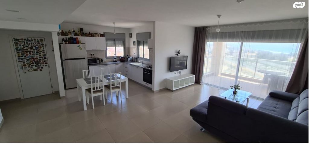 שדרות מנחם בגין 8