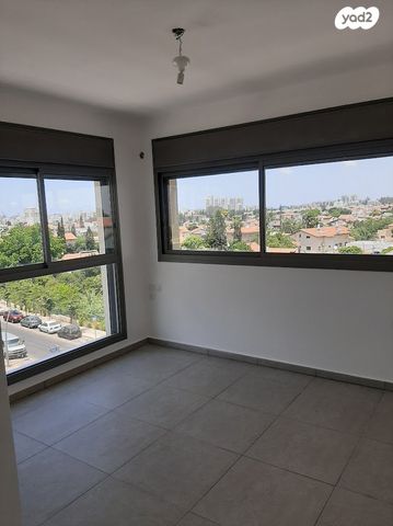 דירה, אריק איינשטיין 8, הרקפות, ראשון לציון