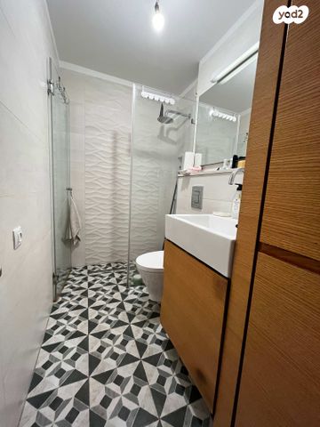 דירה, התבור 2, גבעת סביון, גני תקווה