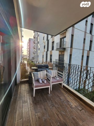 דירה, אהבת אדם 8, שרונה, כפר יונה