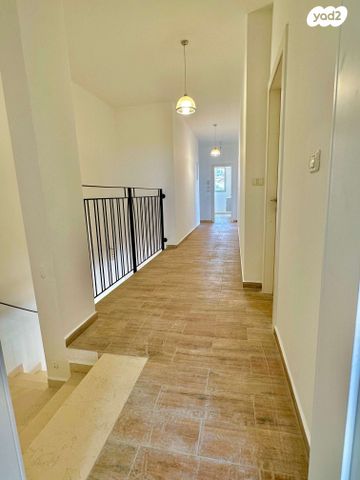 דו משפחתי, דן 10, שערי תקווה, שערי תקווה