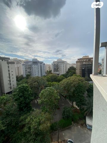 דירה, ברנשטיין 25, נווה הדרים, ראשון לציון