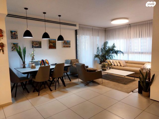 דירה, כינרת 4, נווה יהושע, ערמונים, רמת גן