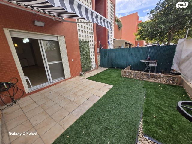 שרה ואהרון אהרונסון 42