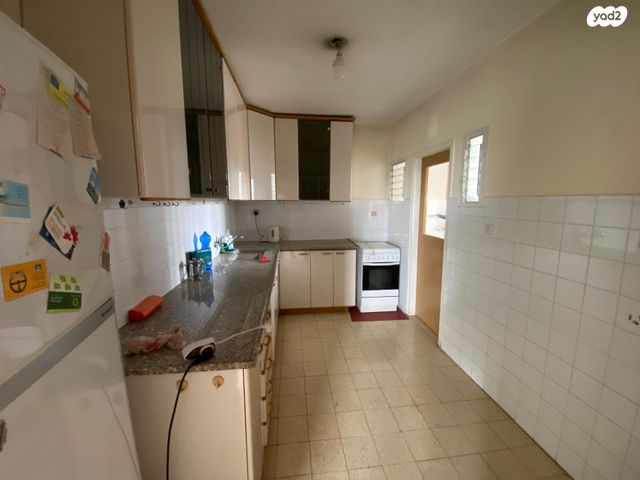 דירה, הרדוף 10, אבן גבירול, רחובות