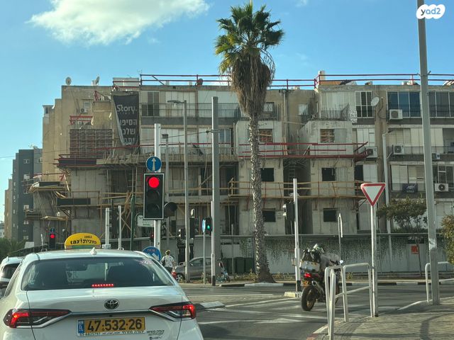 דירה, שדרות בר אילן 6, לב העיר, בת ים