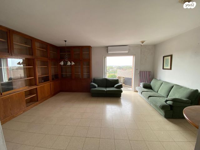 דירה, הרדוף 10, אבן גבירול, רחובות