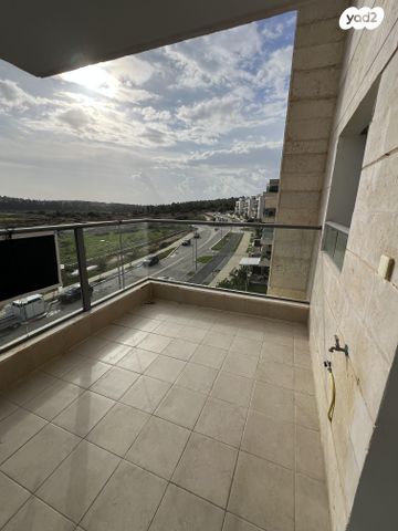 דירה, יקינטון 8, הפרחים, חריש