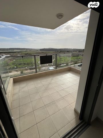 דירה, יקינטון 8, הפרחים, חריש