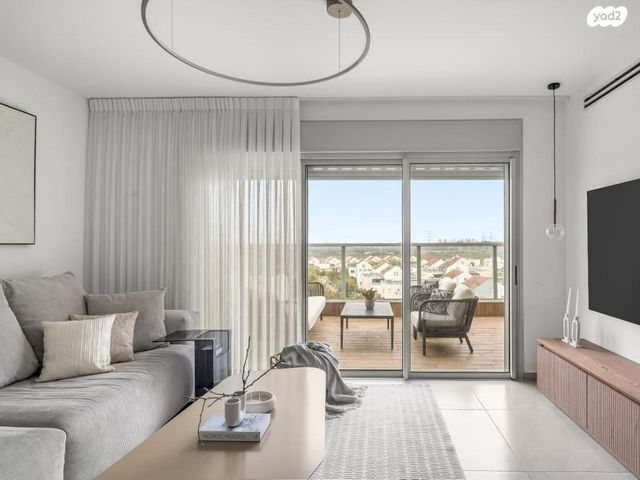 דירה, נחל פרת 1, אחוזת דניה, חדרה