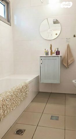 דו משפחתי, סמטת השלישים 3, נווה מנחם, קרני שומרון